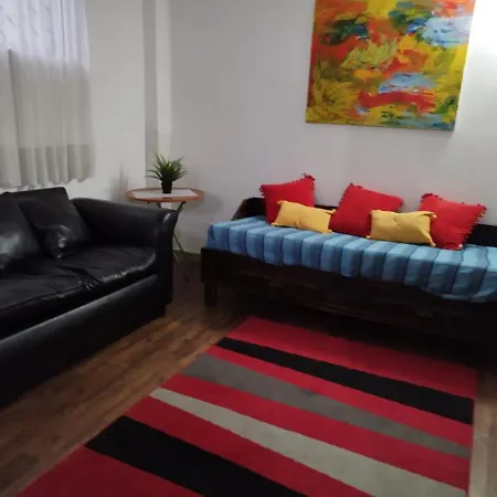 Dpto Barrio Hospital La Catolica Apartment